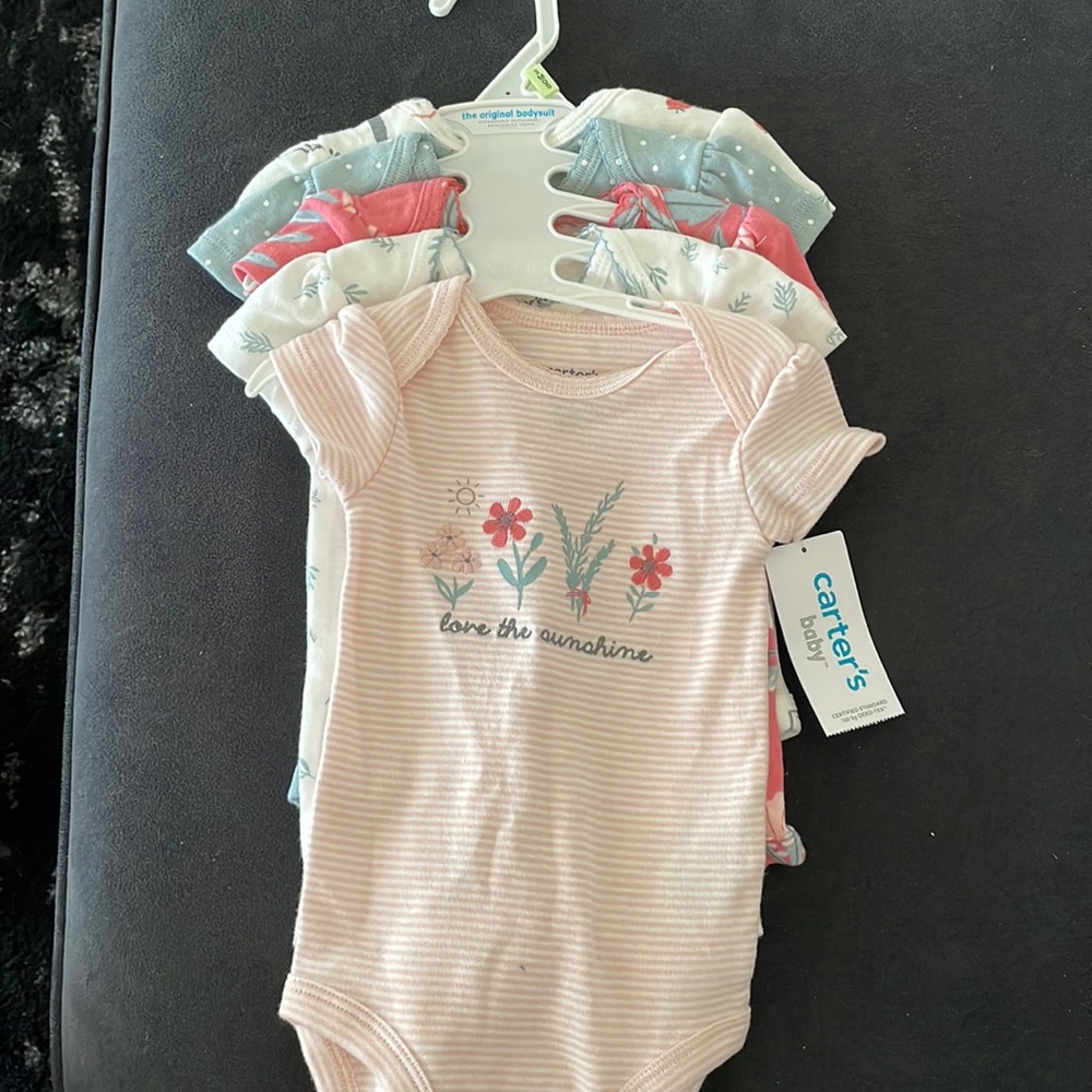 Carters Baby 5 pack onesies NWT 3-6 mo